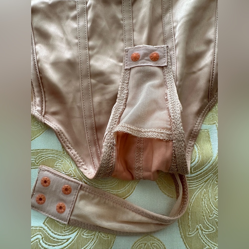 GUESS Long Mesh Sleeve Bodysuit - Picture 6 of 6